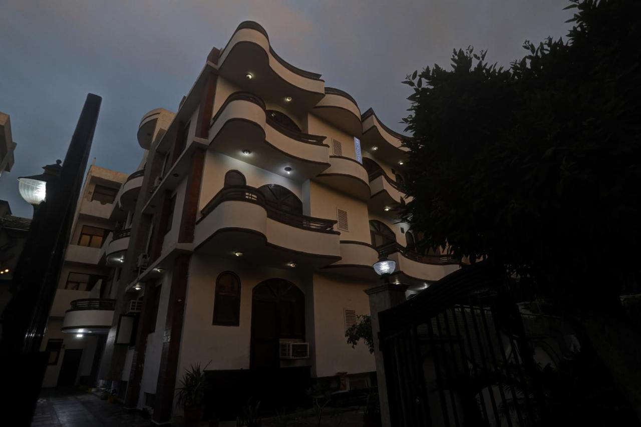 Townhouse The Premier View Near Iskcon Temple Noida Hotel Eksteriør billede