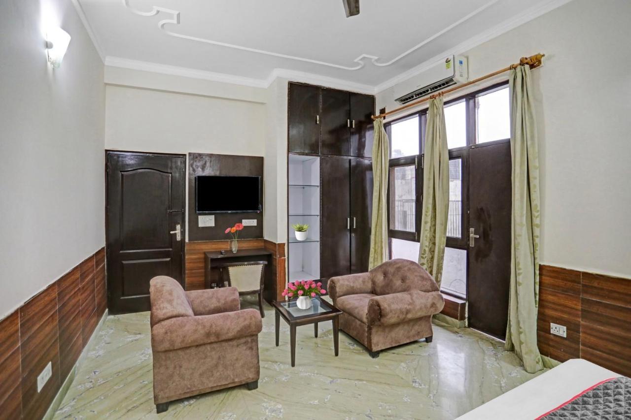 Townhouse The Premier View Near Iskcon Temple Noida Hotel Eksteriør billede