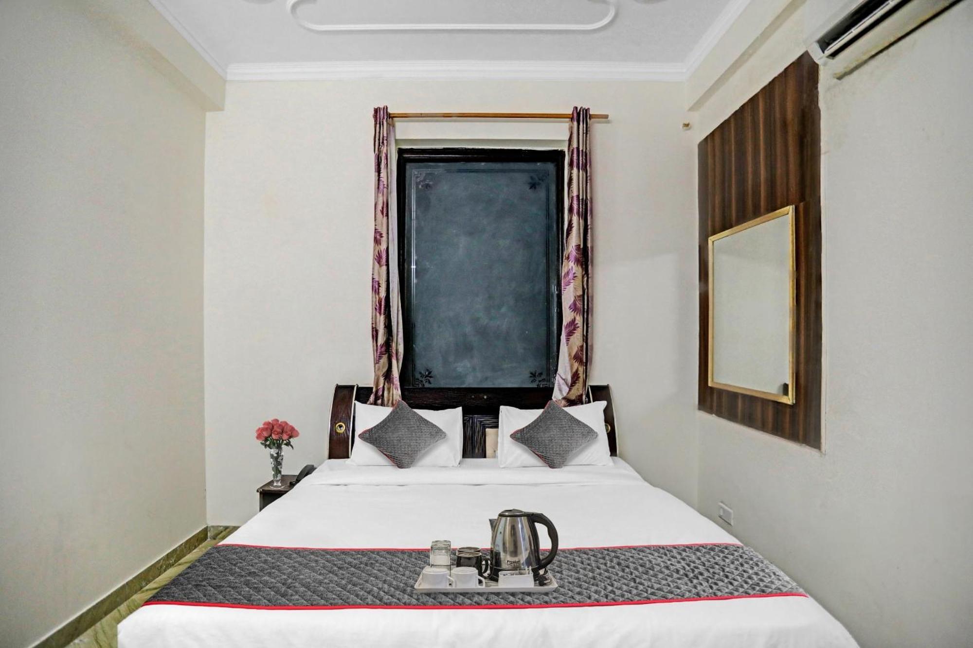 Townhouse The Premier View Near Iskcon Temple Noida Hotel Eksteriør billede